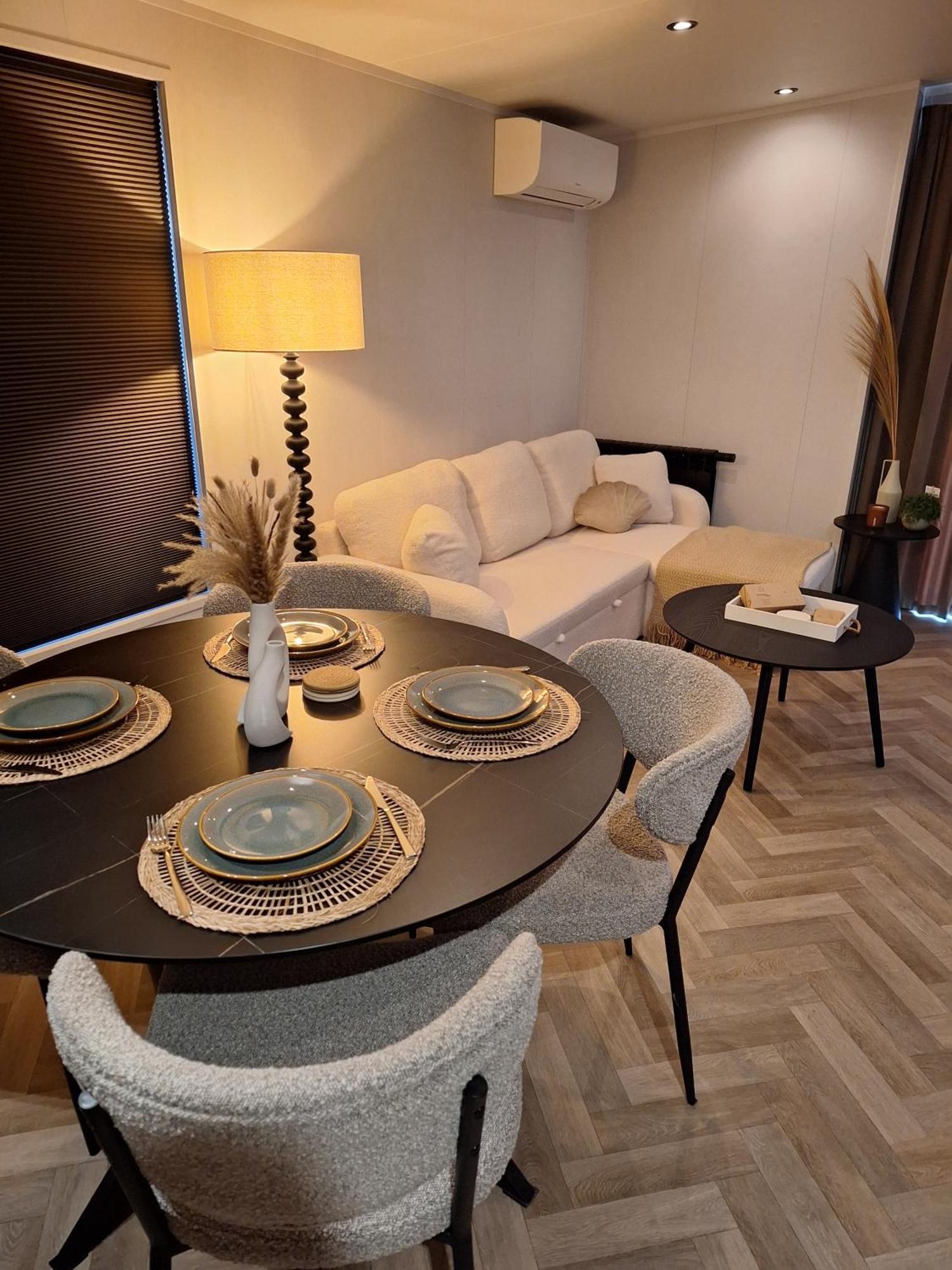 'Relax Lodge Sea' - Wellness Lodge In Zeeland - Private Sauna - Airco - Garden - Outdoor Swimming Pool - Free Wifi, Towels & Bed Linen Heinkenszand Luaran gambar