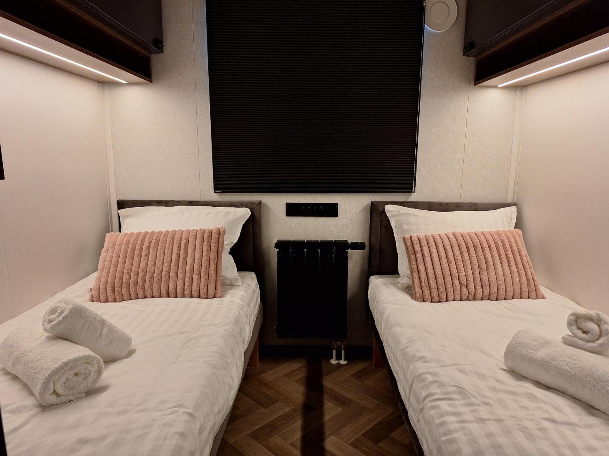'Relax Lodge Sea' - Wellness Lodge In Zeeland - Private Sauna - Airco - Garden - Outdoor Swimming Pool - Free Wifi, Towels & Bed Linen Heinkenszand Luaran gambar