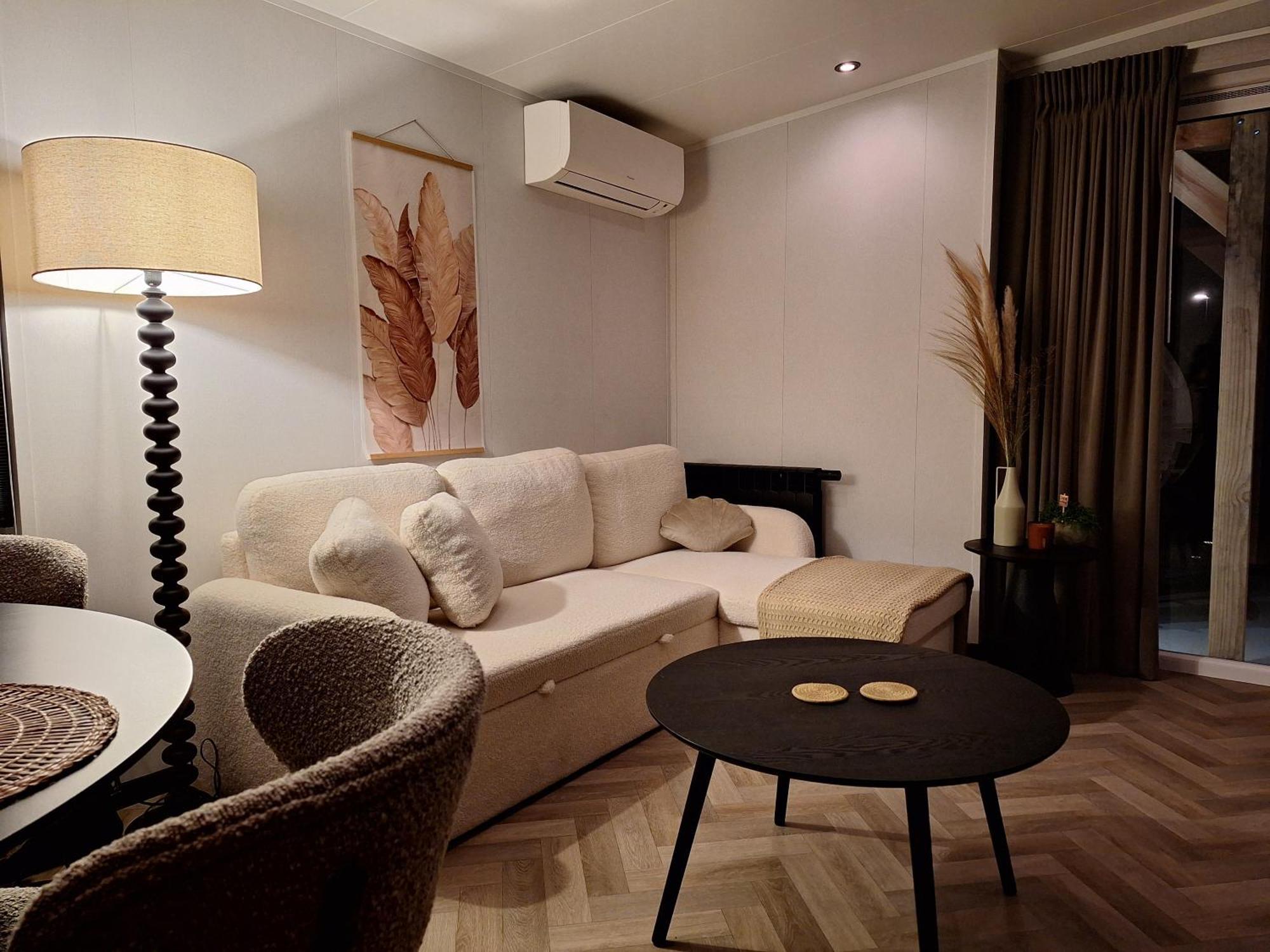'Relax Lodge Sea' - Wellness Lodge In Zeeland - Private Sauna - Airco - Garden - Outdoor Swimming Pool - Free Wifi, Towels & Bed Linen Heinkenszand Luaran gambar